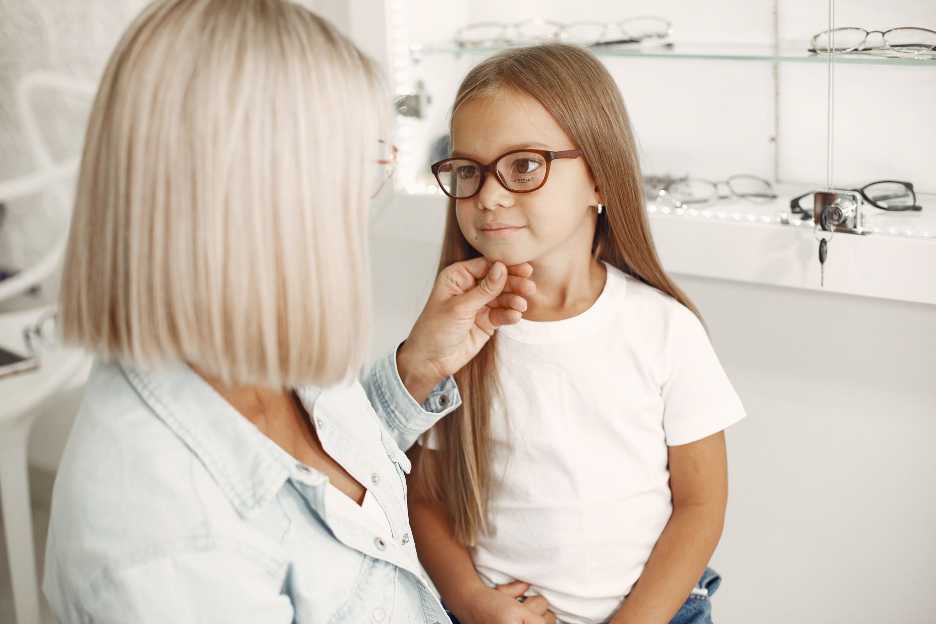 Tím optiky Okulena v predajni